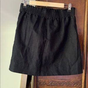 Casual black skirt with pockets